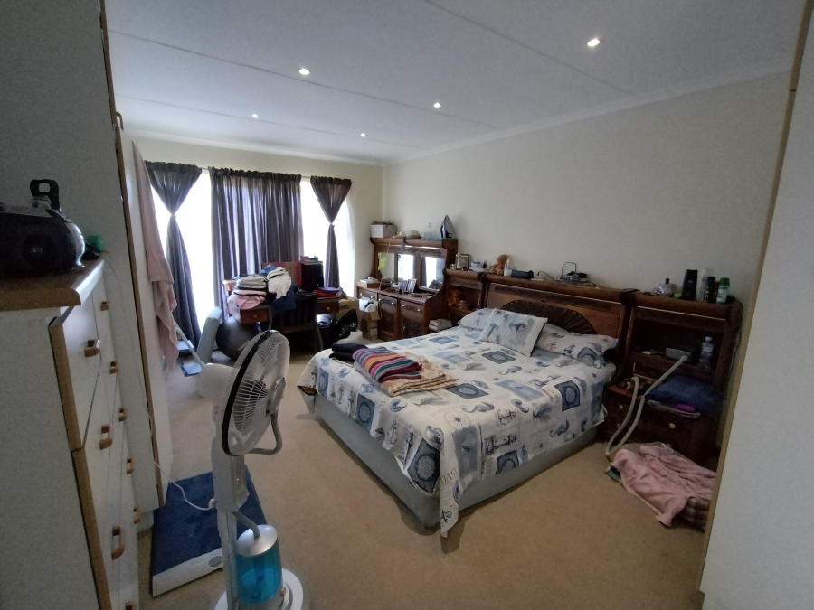 4 Bedroom Property for Sale in Jeffreys Bay Central Eastern Cape